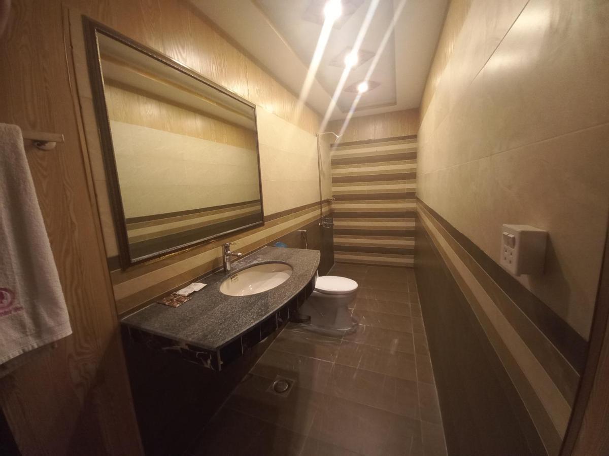 Premier Inn Johar Town Lahore Luaran gambar