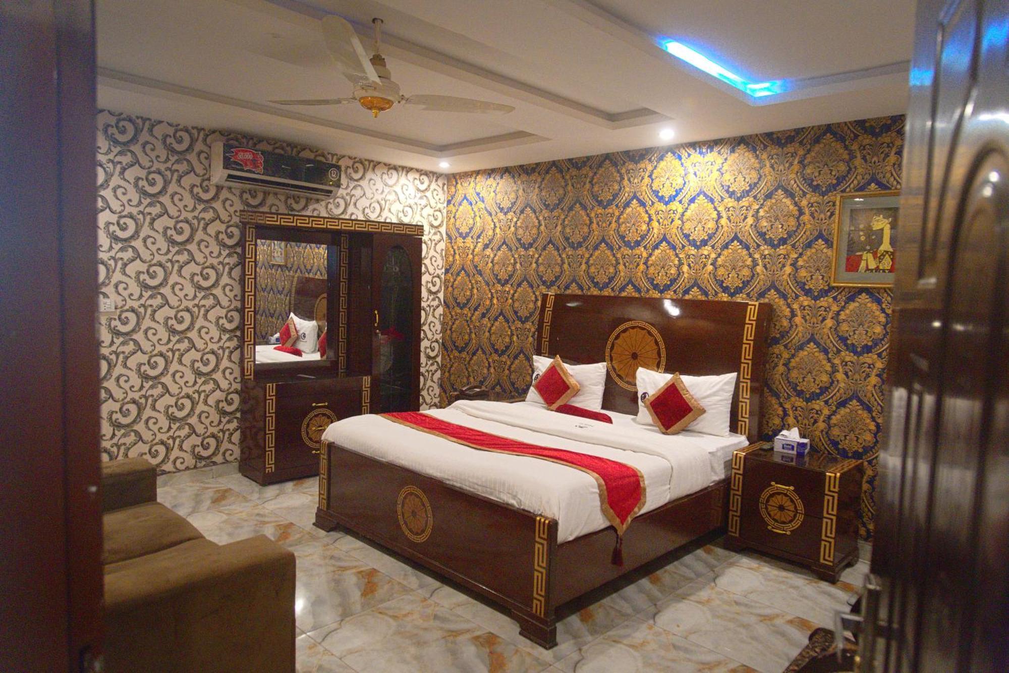 Premier Inn Johar Town Lahore Luaran gambar