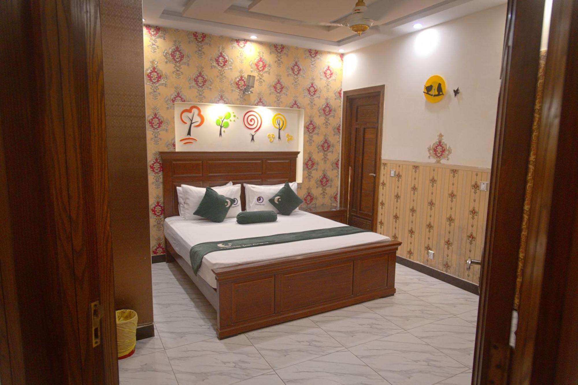 Premier Inn Johar Town Lahore Luaran gambar