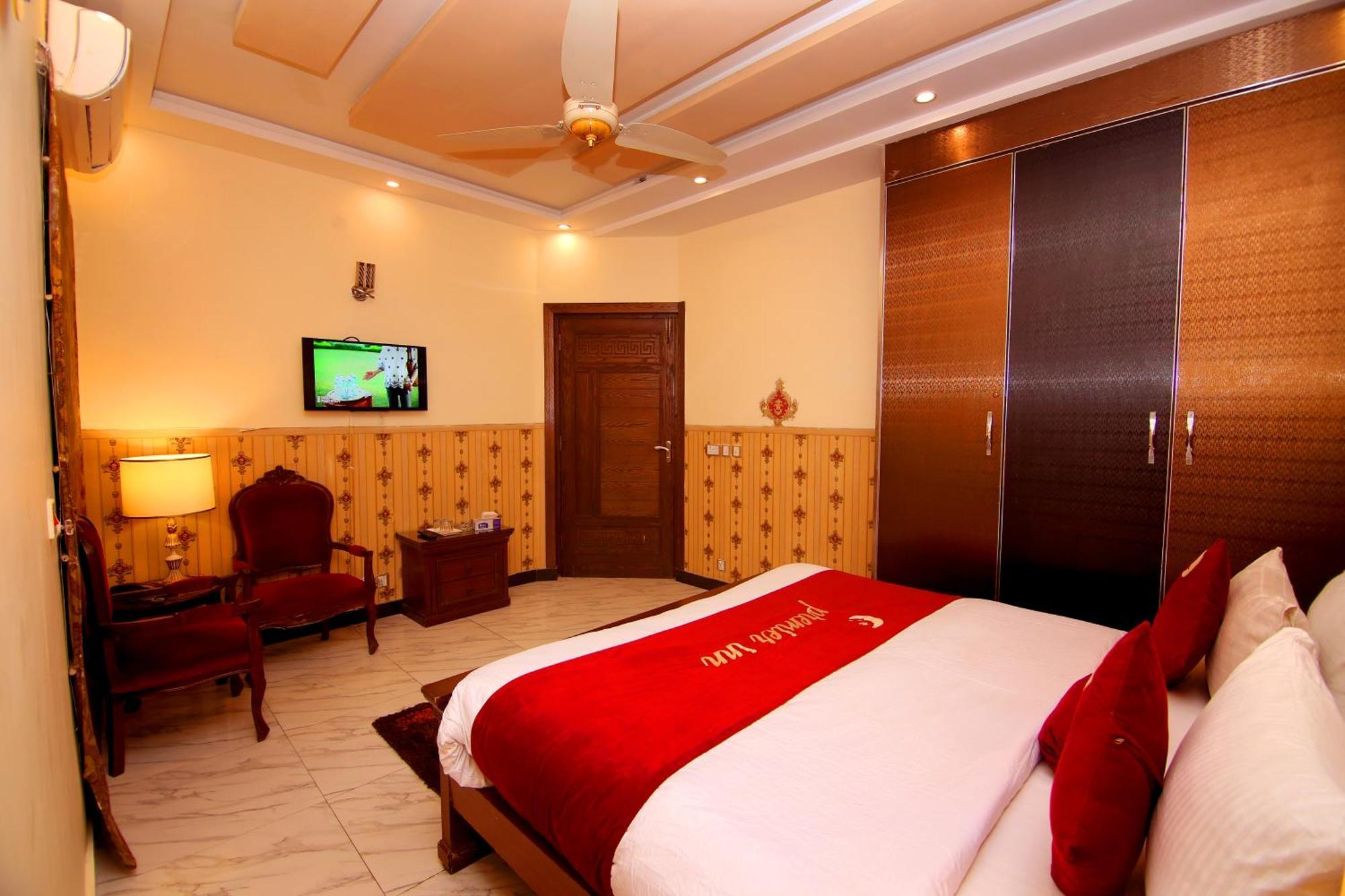 Premier Inn Johar Town Lahore Luaran gambar