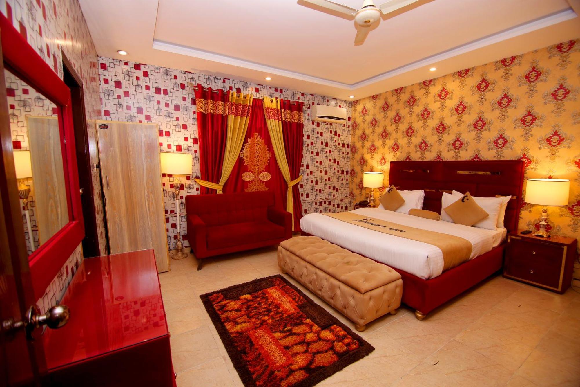 Premier Inn Johar Town Lahore Luaran gambar