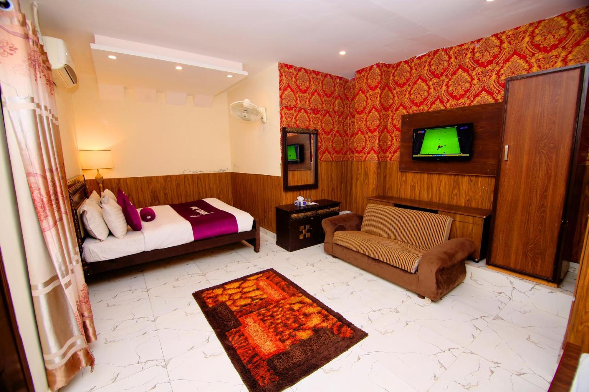 Premier Inn Johar Town Lahore Luaran gambar
